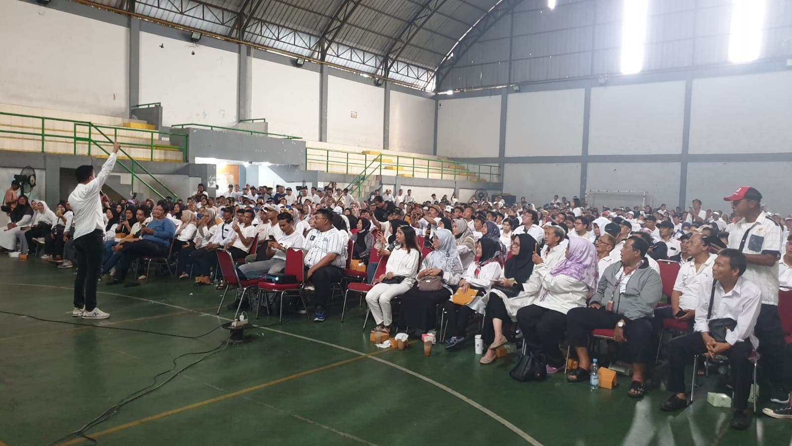 Bimtek Bareng Ribuan Relawan di GOR Jatiuwung Tangerang, Faldo-Fadhlin Optimis Menang!
