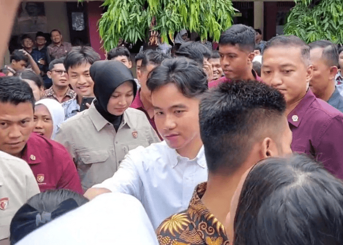 Gibran Tinjau MBG di SMKN 3 Kota Tangerang, Berikut Sajian Menunya