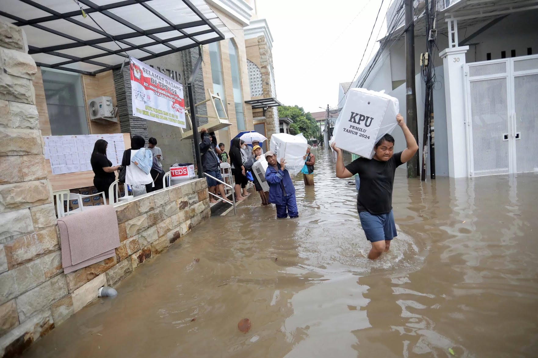 Bawaslu Sebut Ada 99 TPS Rawan Banjir di Kota Tangsel