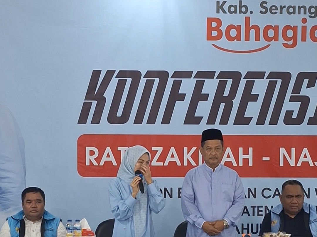 Menangis di Hadapan Para Santri, Ratu Rachmatu Zakiyah Ngaku Ingin Mengubah Kesedihan Jadi Kebahagiaan