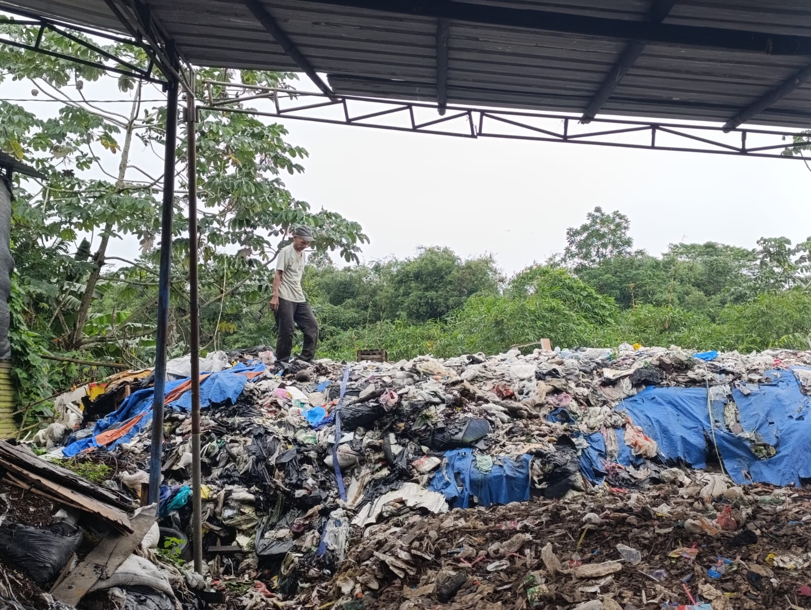 Pengelolaan Sampah Ilegal Beroperasi Bertahun-tahun, SAIH: Pemkot Tangsel Tutup Mata
