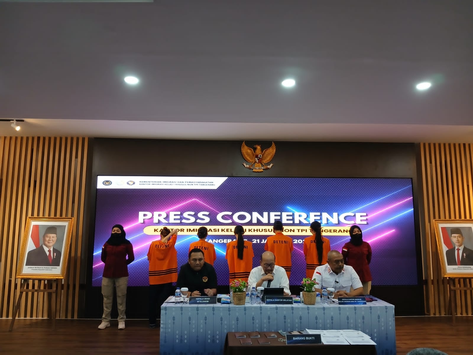 5 WNA Thailand Ditangkap Jadi Pemandu Lagu di Tangerang