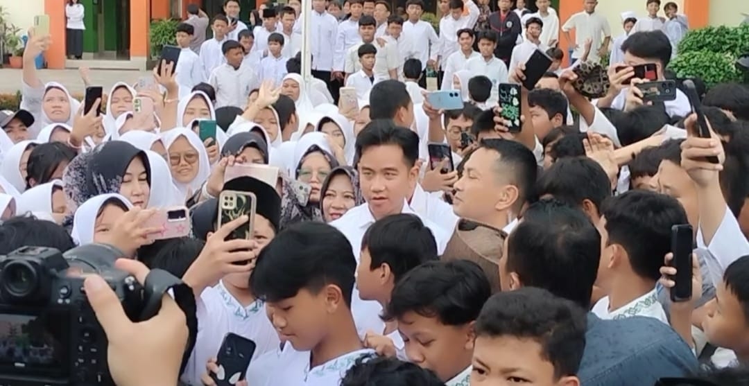 Wakil Presiden Tinjau Pelaksanaan MBG di SMA Kota Tangerang