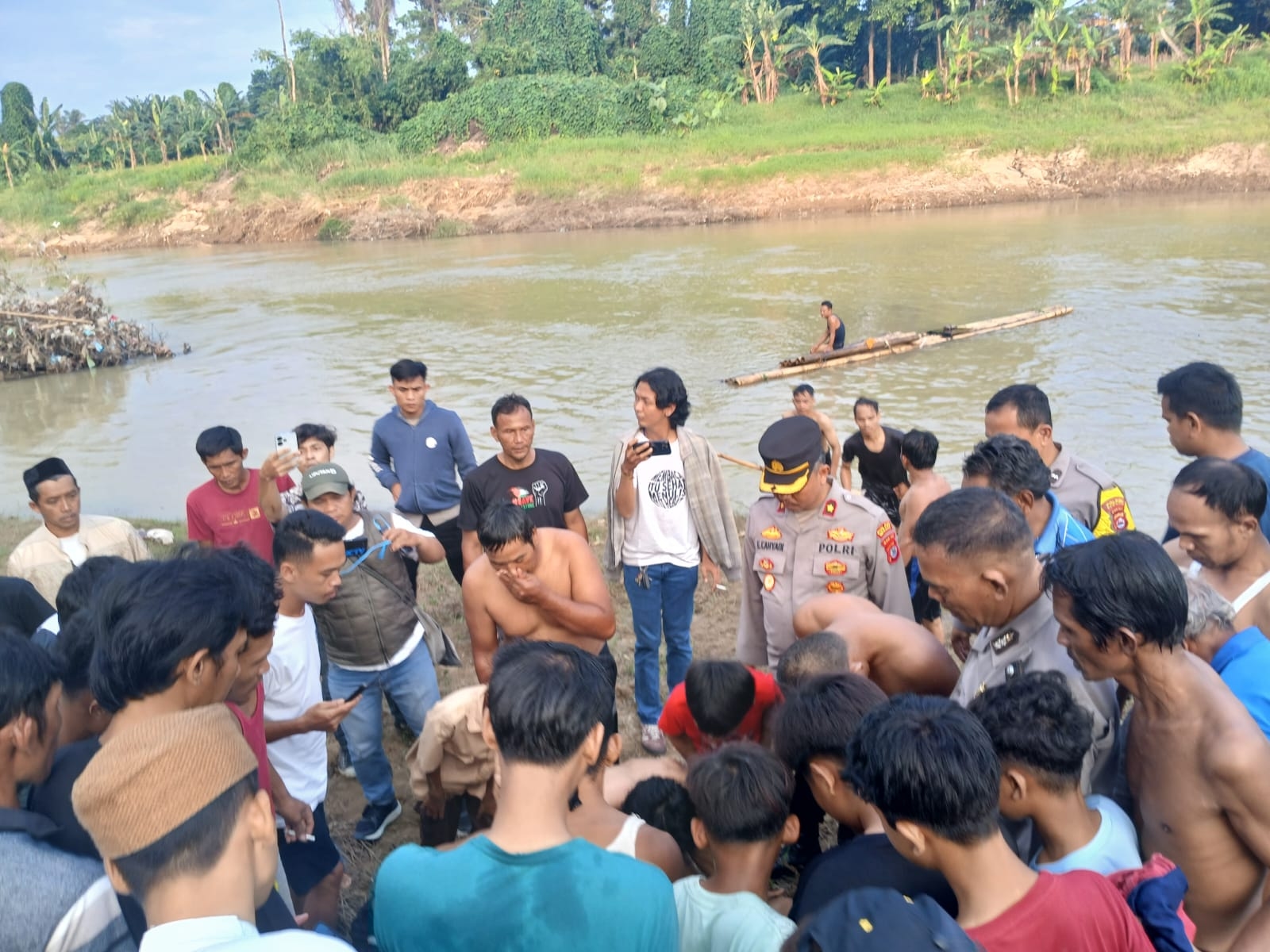 Tiga Bocah Terseret Arus di Sungai Ciujung, Satu Ditemukan Meninggal Dunia