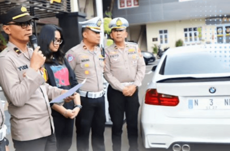 Mobil BMW dengan Nopol Tak Senonoh Demi Konten, Akhirnya Ditilang Polresta Malang