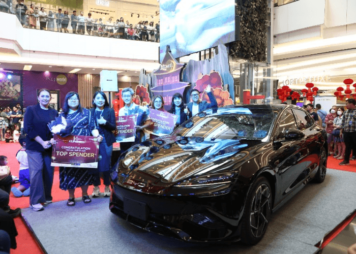 Anniversary ke-14, Living World Alam Sutera Beri Hadiah Mobil Listrik Mewah ke Pengunjung