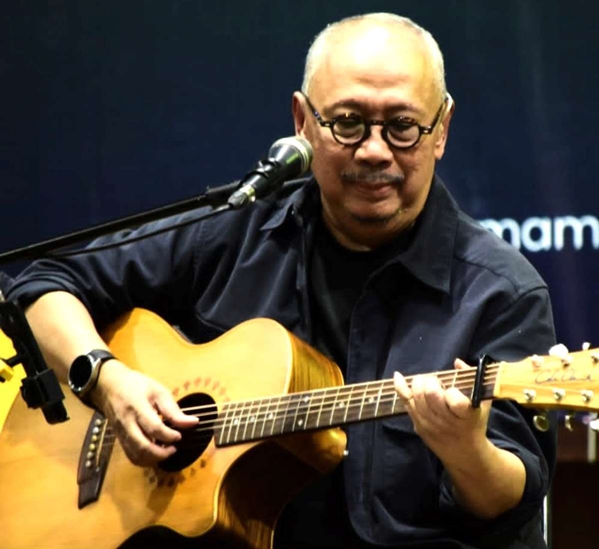 Misteri Dibalik Nama Legendaris Ebiet G. Ade Terungkap, Siapa Dia Sebenarnya?