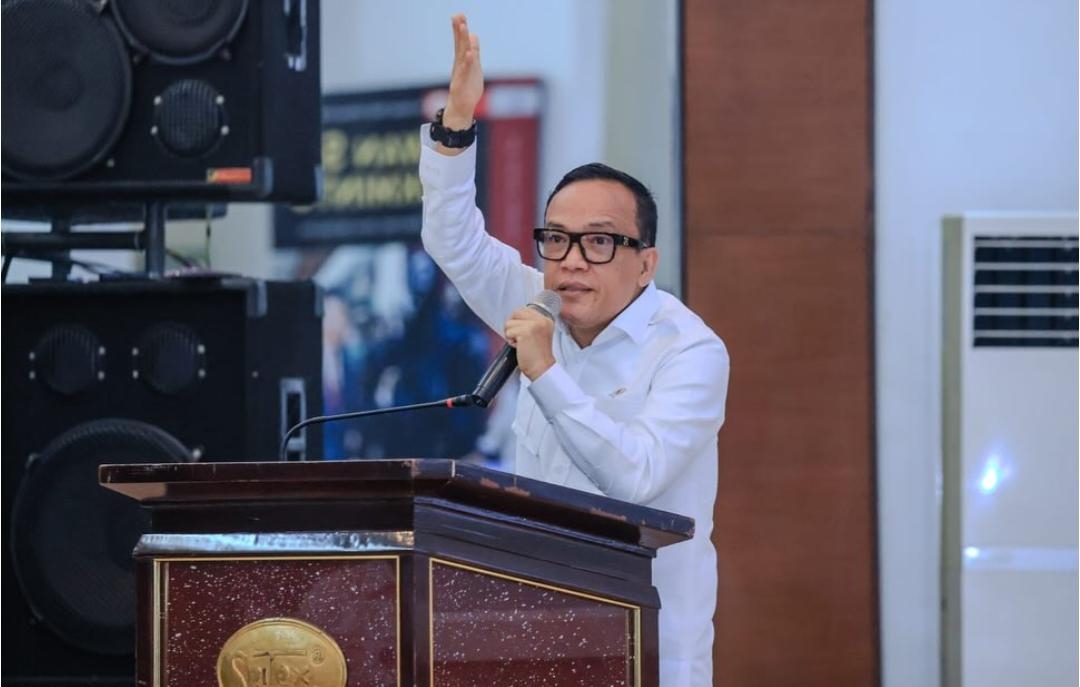 Pegawai Terdampak PHK Masal, Wamenaker Sebut Masih Banyak Lapangan Pekerjaan Lain