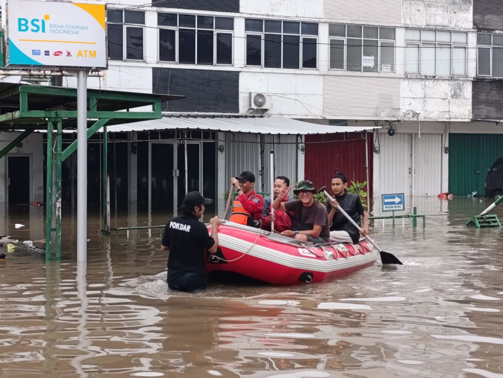 BPBD Catat 11 Titik Banjir di Tangsel, Ketinggian Air Capai 1 Meter
