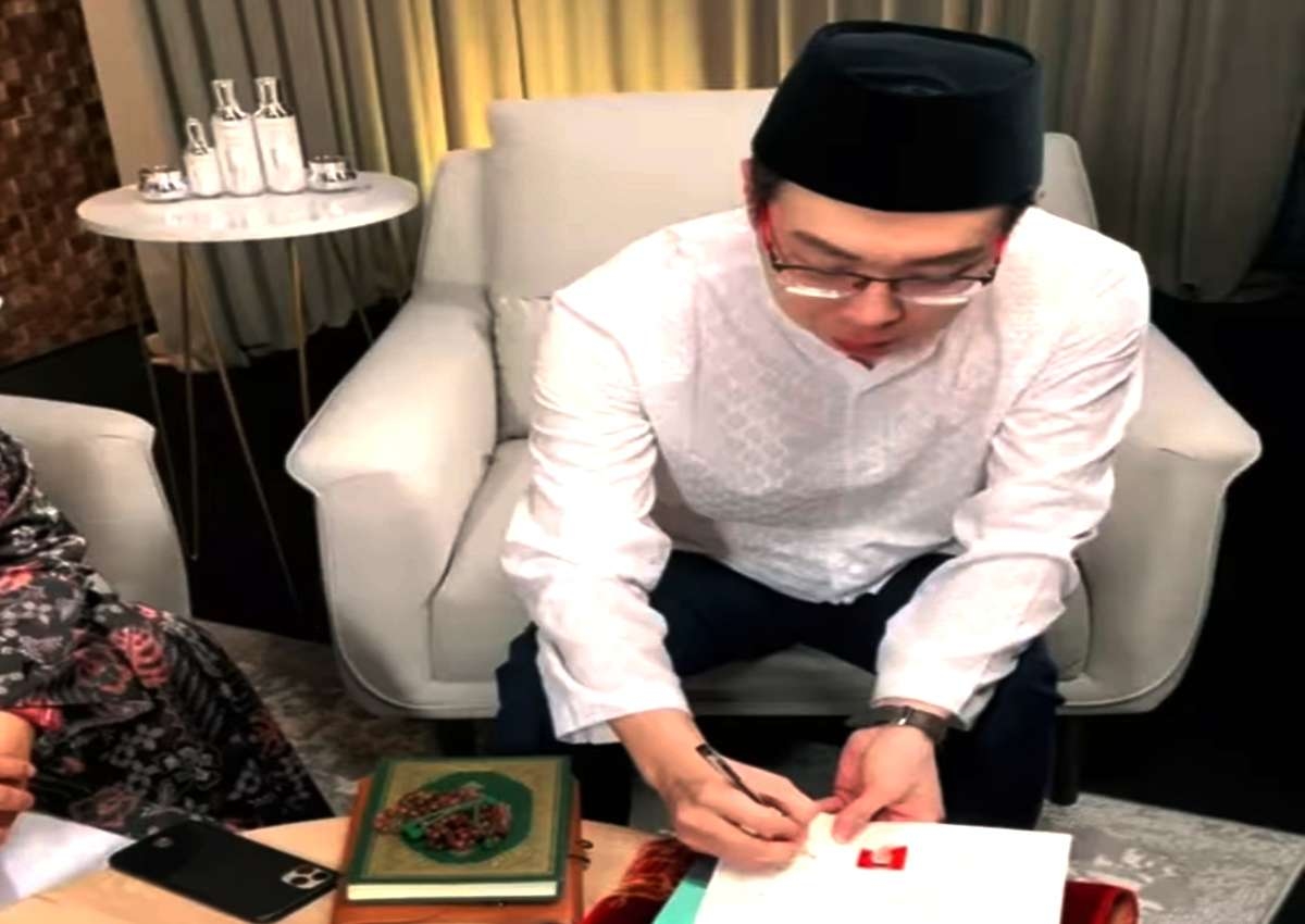Tok! Resmi Mualaf, Richard Lee Bikin Kejutan Ucap Syahadat Ulang Tambah Mantap, Disaksikan Ustaz Derry Sulaiman dan Felix Siauw