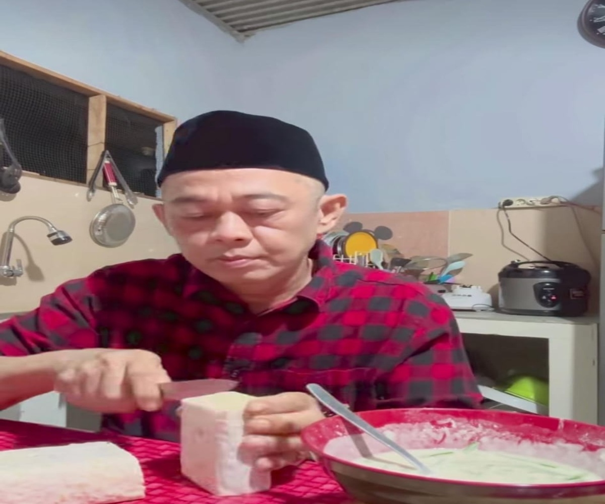 Kisah Sedih! Warung Oseng Nyak Kopsah yang Selalu Ramai Jadi Bangkut Hanya karena Review Food Vlogger