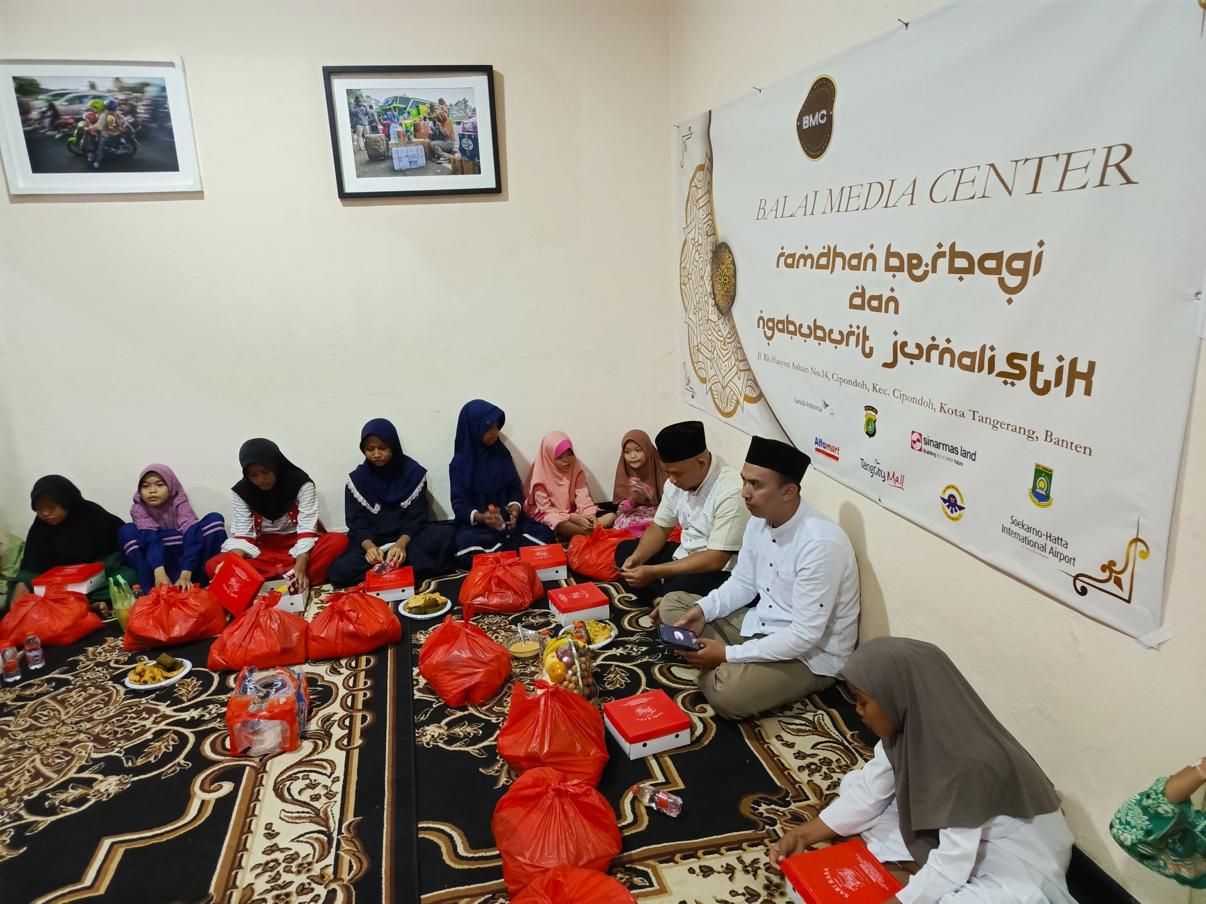 Ngabuburit Jurnalistik BMC Tangerang Santuni Puluhan Anak Yatim