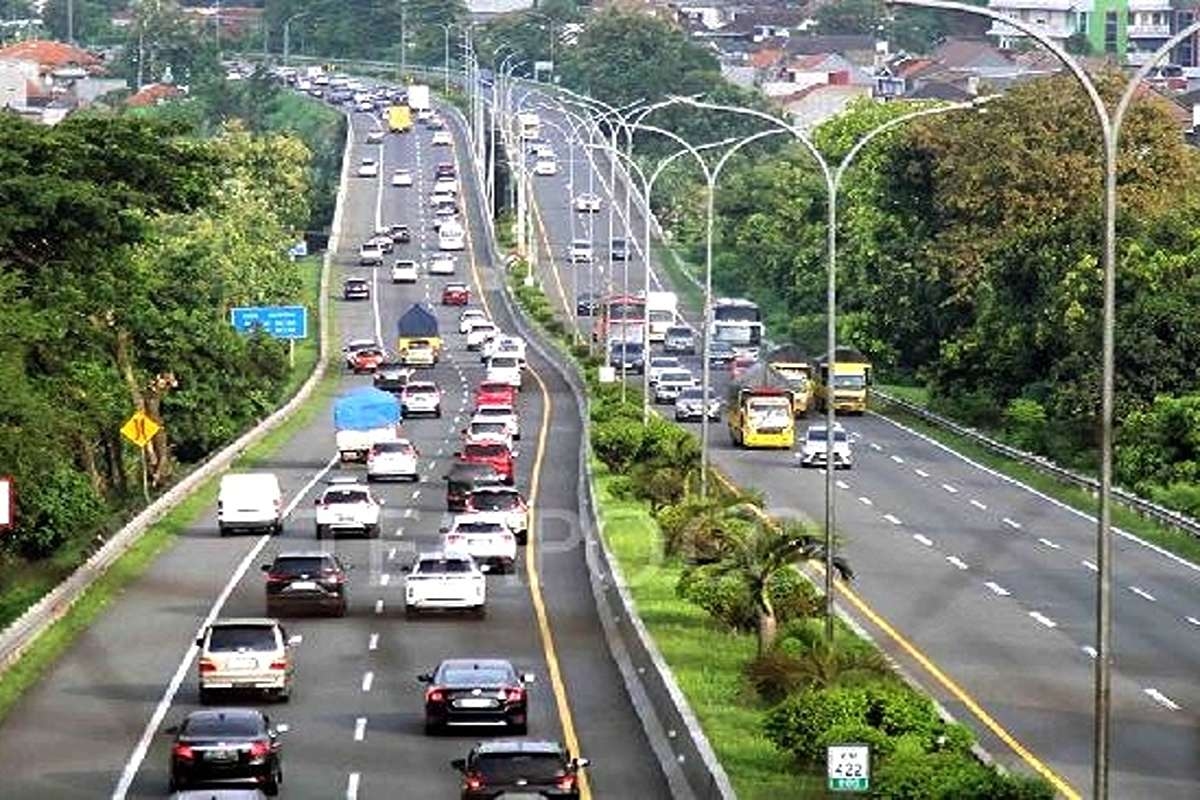 Mudik Lebaran 2025: Rekayasa Lalu Lintas Sukses, Waktu Tempuh Jakarta-Jateng Dipangkas Drastis!