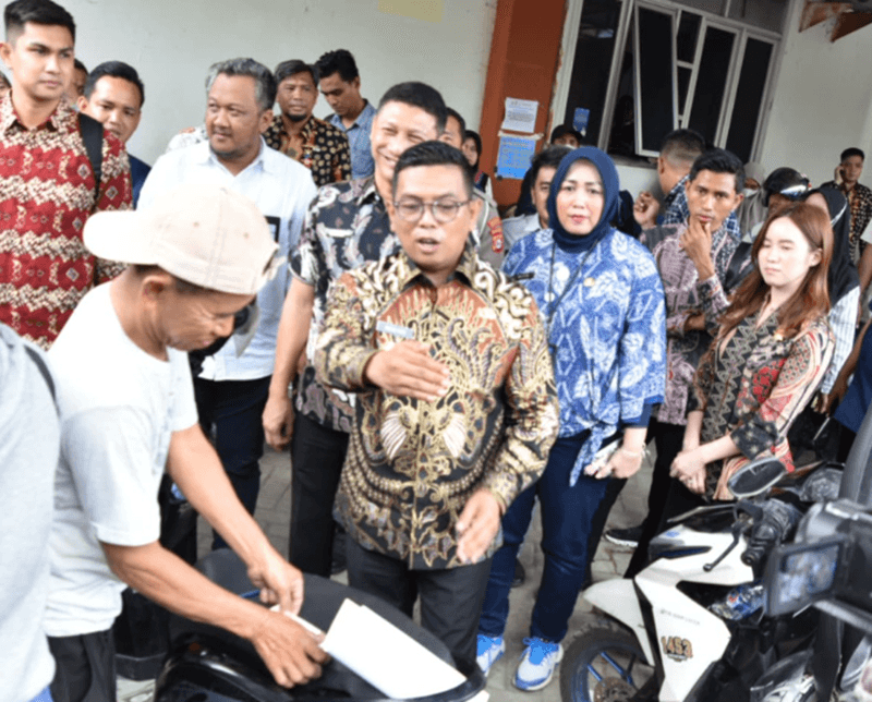 Gubernur Banten Andra Soni Bakal Beri Reward Umroh Bagi Warga yang Taat Bayar Pajak Kendaraan Bermotor
