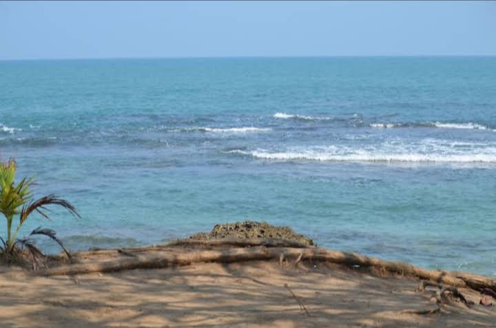 10 Rekomendasi Tempat Wisata di Banten yang Menarik dan Cocok untuk Berlibur, Mulai dari Pantai, Alam hingga Desa Adat