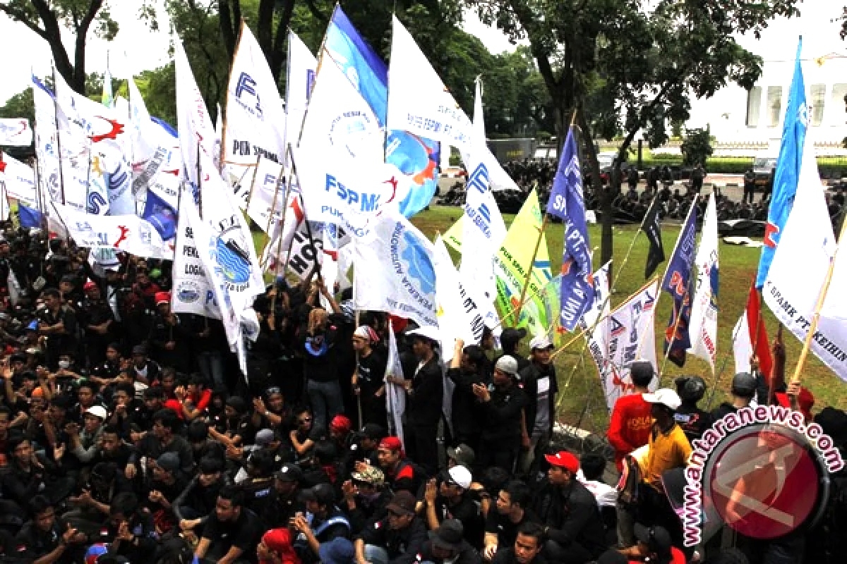 May Day Membara: 11 Tuntutan Pekerja Indonesia Gemparkan Istana Negara di Hadapan Prabowo!