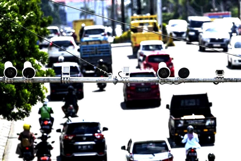 HEBOH! Pejalan Kaki Kena Tilang ETLE? POLISI Buka Suara, Benarkah Bisa Kena Tilang? Simak Aturan Terbaru yang Wajib Anda Tahu!