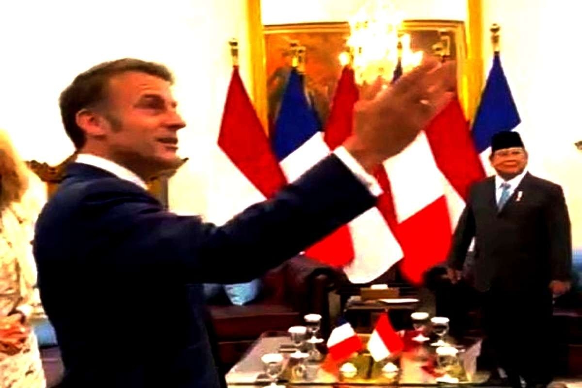 Bikin Salfok! Momen Presiden Macron Terpana Lukisan Soekarno di Istana: "This Is Your?"
