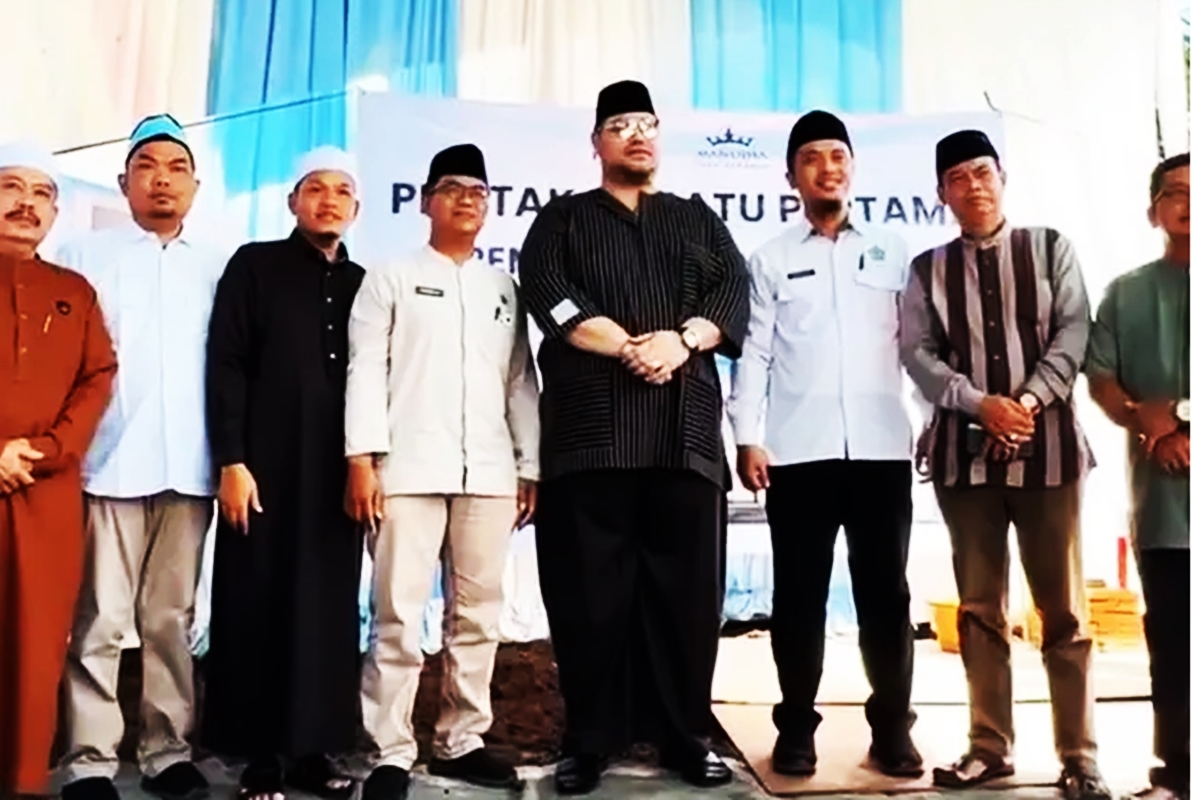 Momen Haru Ivan Gunawan: Peletakan Batu Pertama Masjid Megah di Depok, Bekal Suci Jelang Berangkat Haji!
