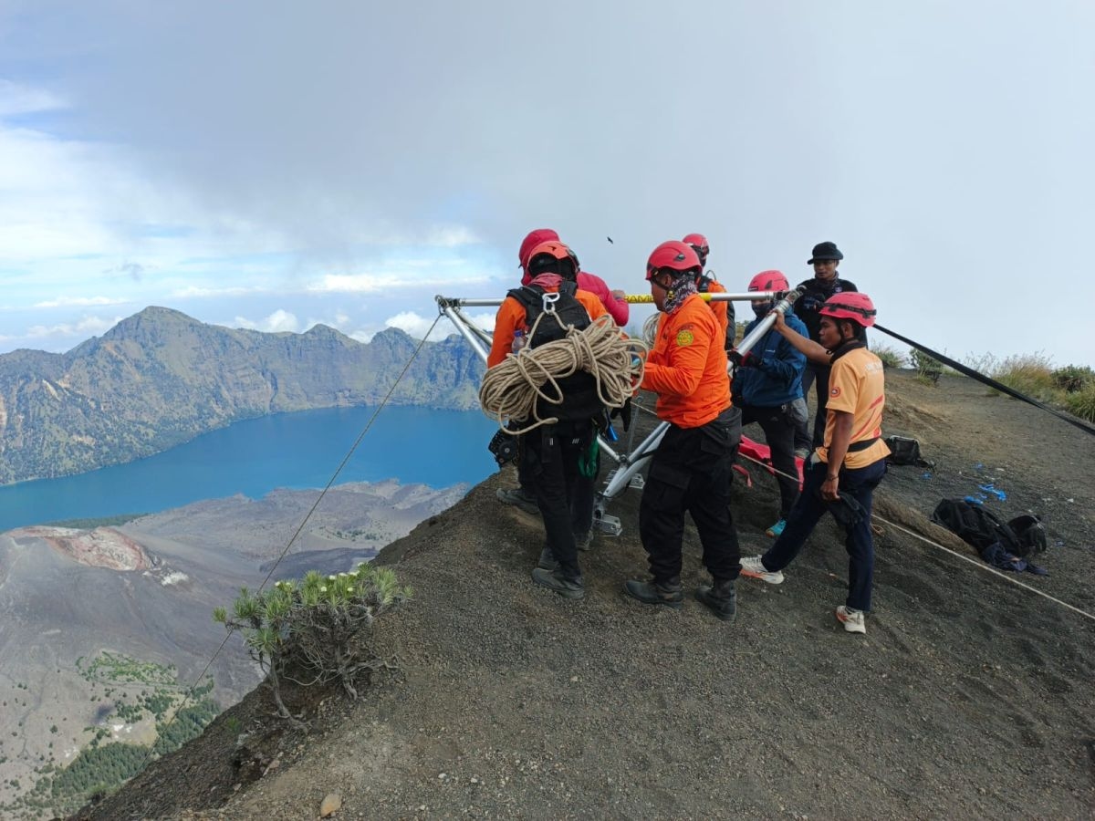 Hilang 3 Hari di Gunung Rinjani, Pendaki Brasil Juliana Marins Ditemukan Meninggal Setelah Terperosok ke Jurang