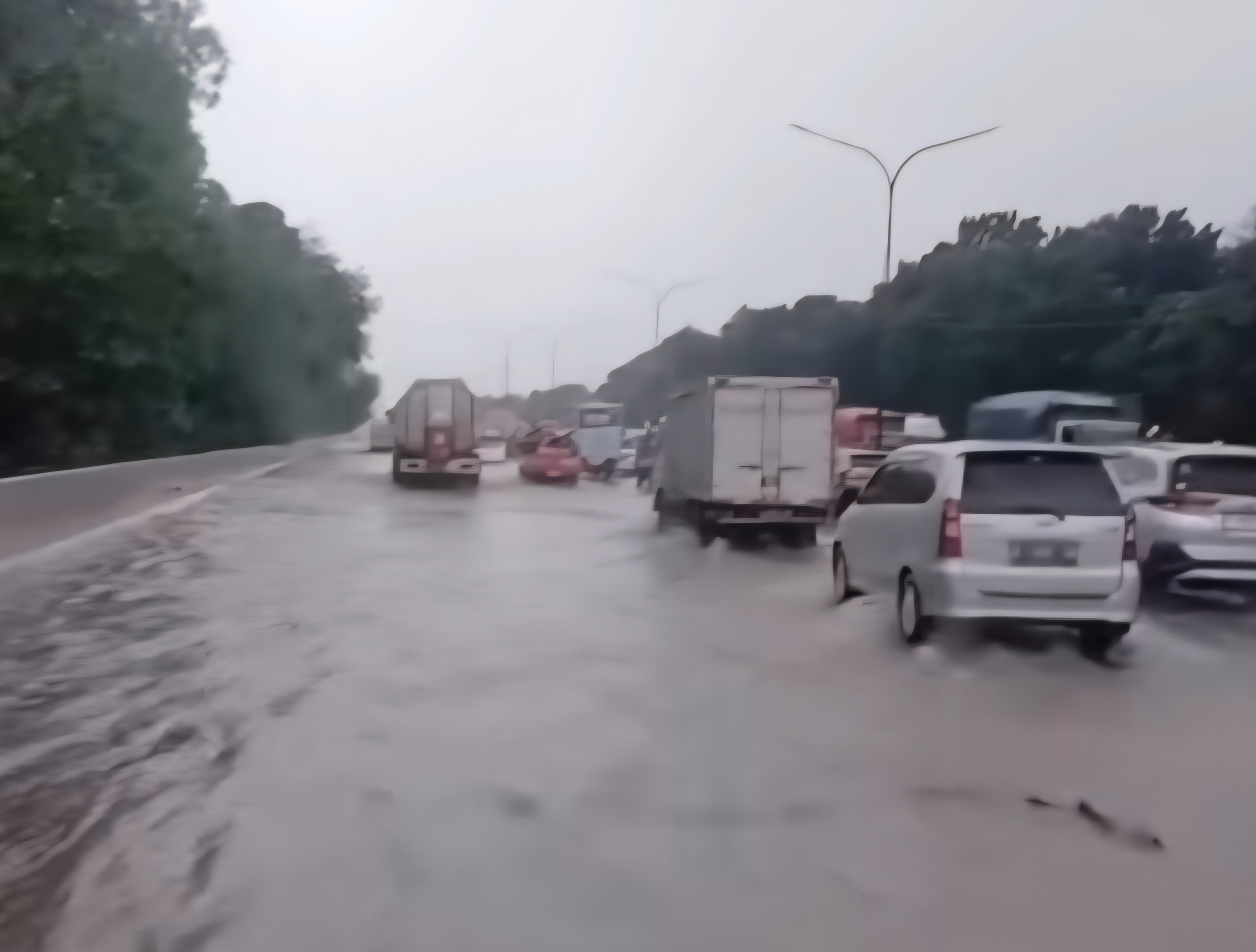 Usai Banjir Lumpuhkan Tol Jakarta-Merak, DPRD Soroti Proyek Exit Tol dan Perumahan Baru