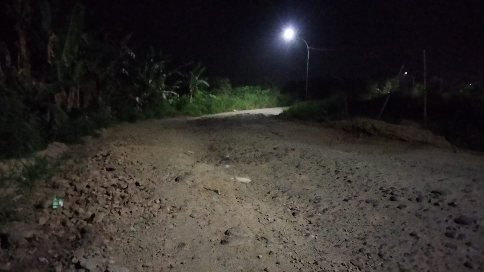 Rawan Kecelakaan di Jalan Sukadiri Tangerang, Kondisi Gelap dan Rusak Bergelombang