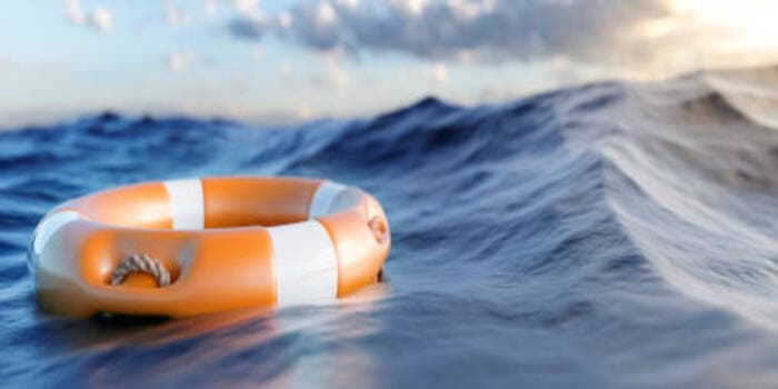 Detik-detik Kapal Kontainer Karam di Sunda Kelapa, Awak Selamat Tanpa Luka