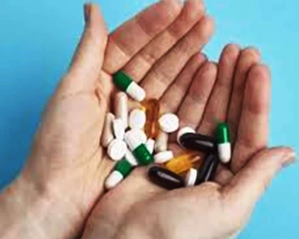 KENAPA OBAT PAHIT SEKALI? Ternyata, Ini Taktik Bertahan Hidup Sejak Jutaan Tahun!