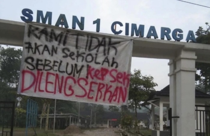 HEBOH! Siswa SMA di Lebak Banten Ditampar Kepala Sekolah usai Ketauan Merokok, Kepsek Dinonaktifkan