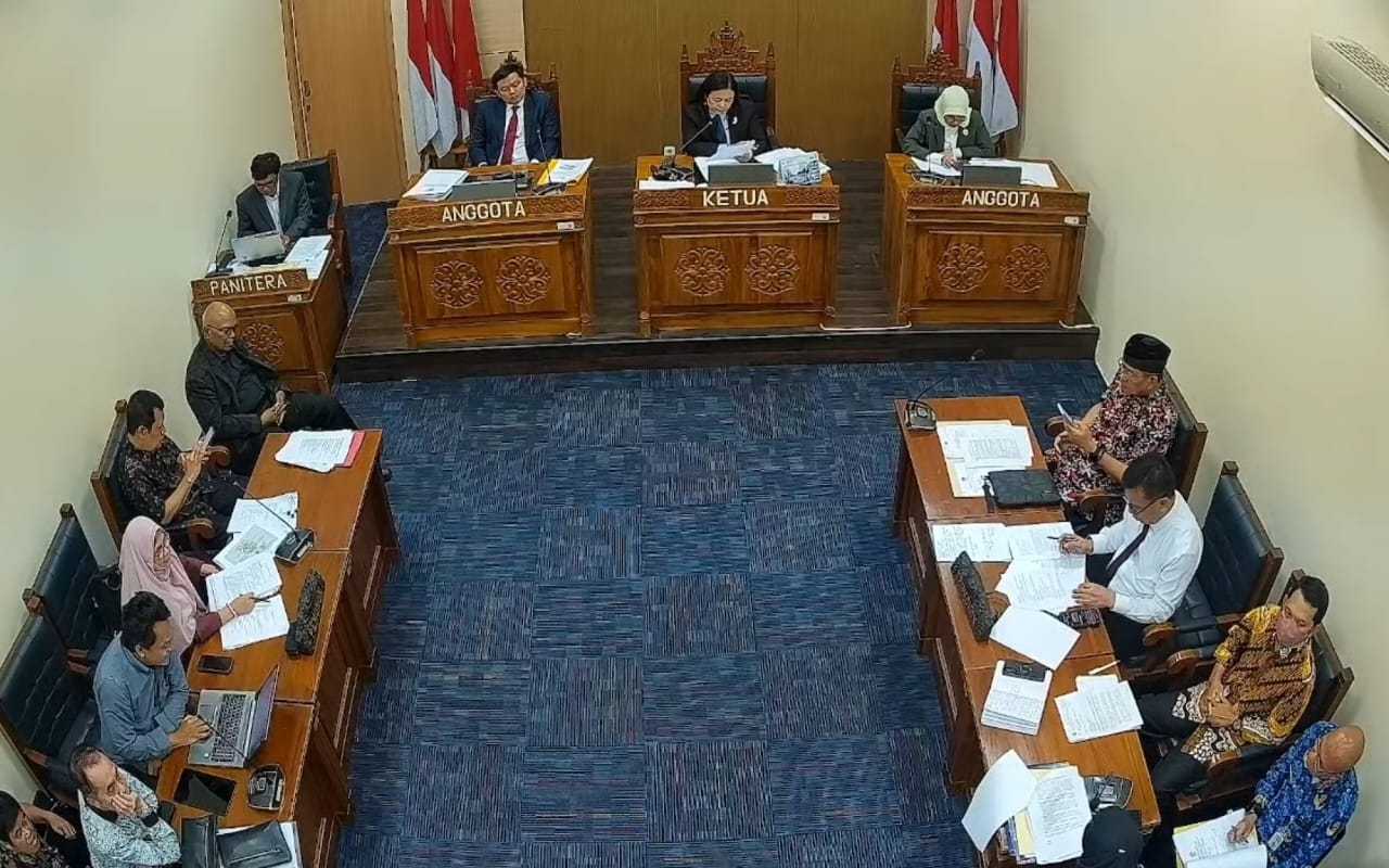 Dokumen Diburamkan, Bonjowi Pertanyakan Transparansi Tanda Terima Ijazah Jokowi dari UGM