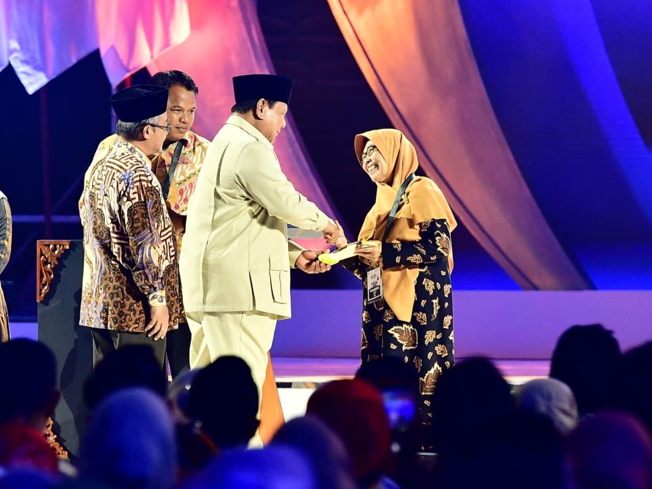 Sentuhan Emas Sang Guru: Umi Salamah, Wanita yang Rela Jadikan Rumahnya Sekolah, Tersentuh Pidato Prabowo: 'Beliau Keren!'