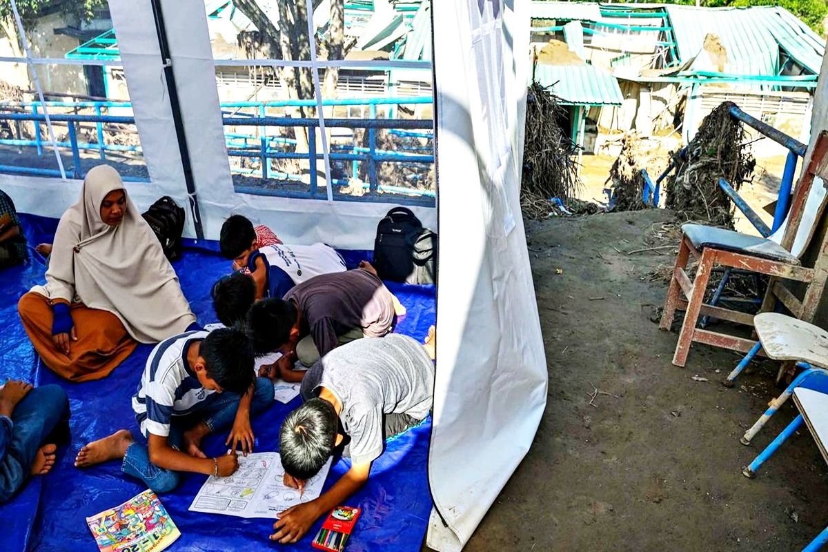 Belajar di 'Tenda Darurat' dan Asa yang Tak Patah: Potret Ujian Nyata Ketahanan Pendidikan Aceh di Awal 2026